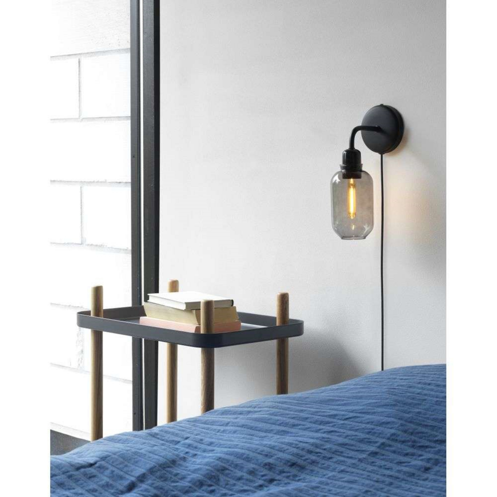 Amp Seinävalaisin Smoke/Black - Normann Copenhagen