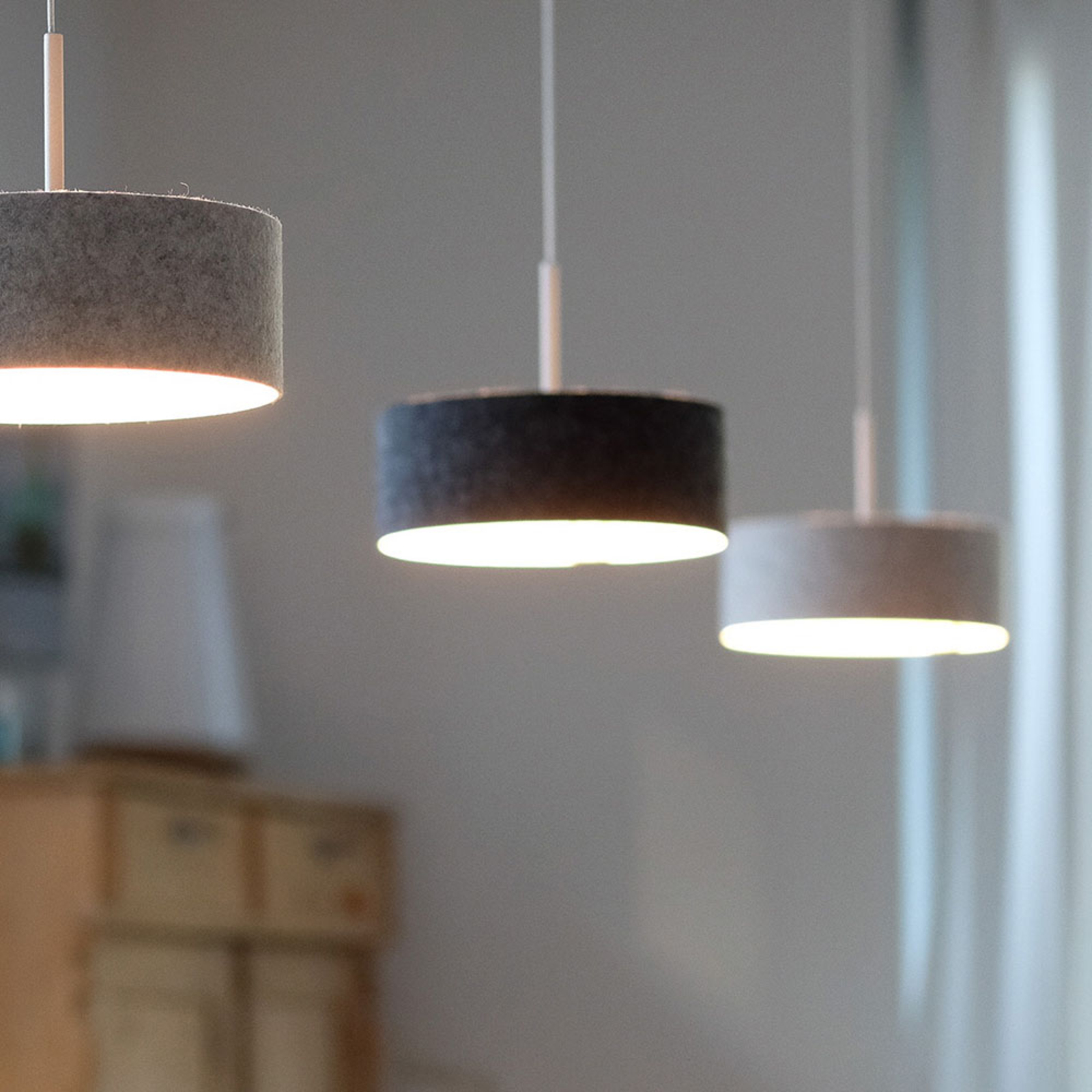 LED-hængelampe LARAfelt S, Ø20cm, grafit/hvid