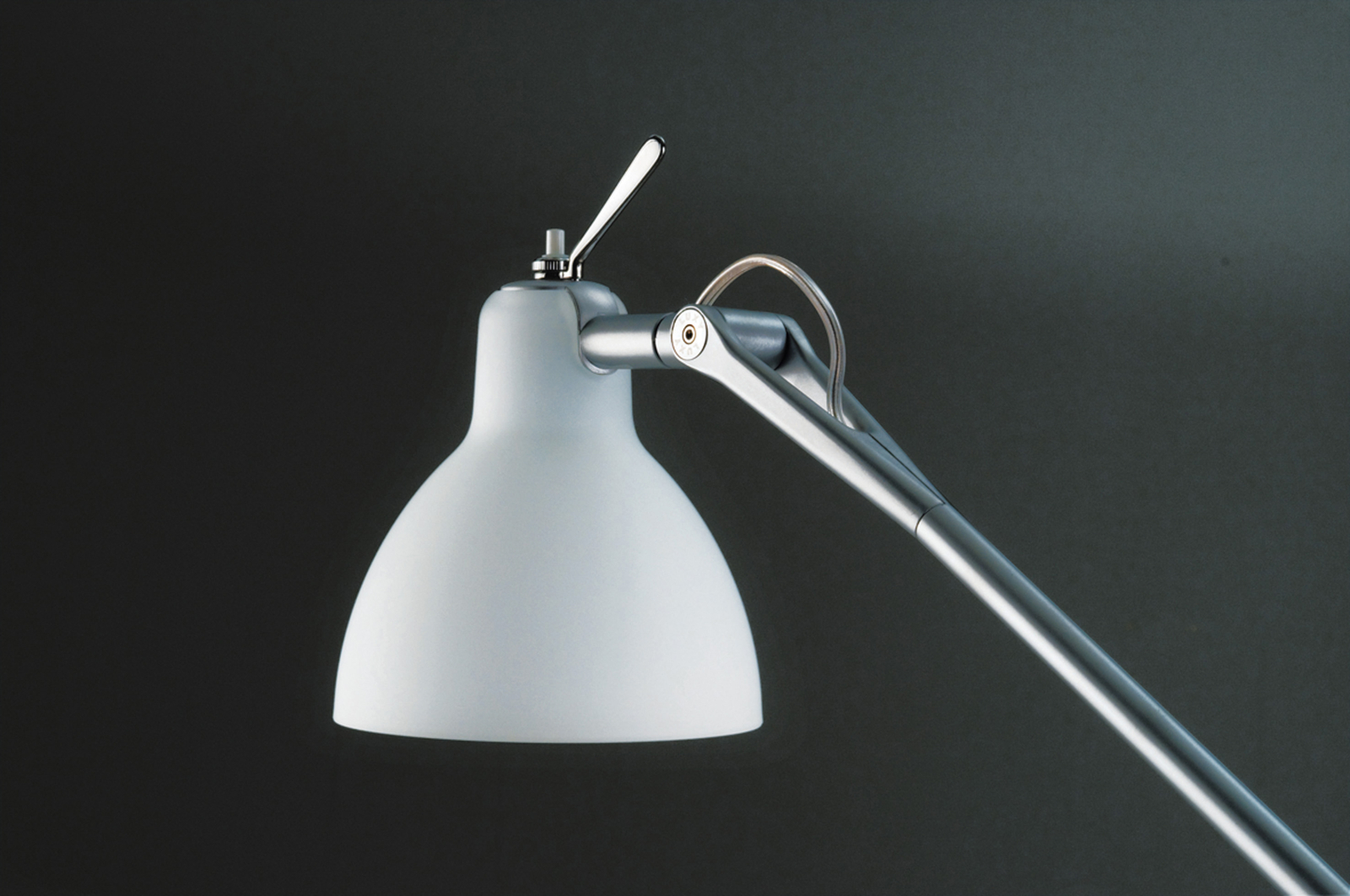 Luxy F1 Stojaca Lampa Black/Red - Rotaliana