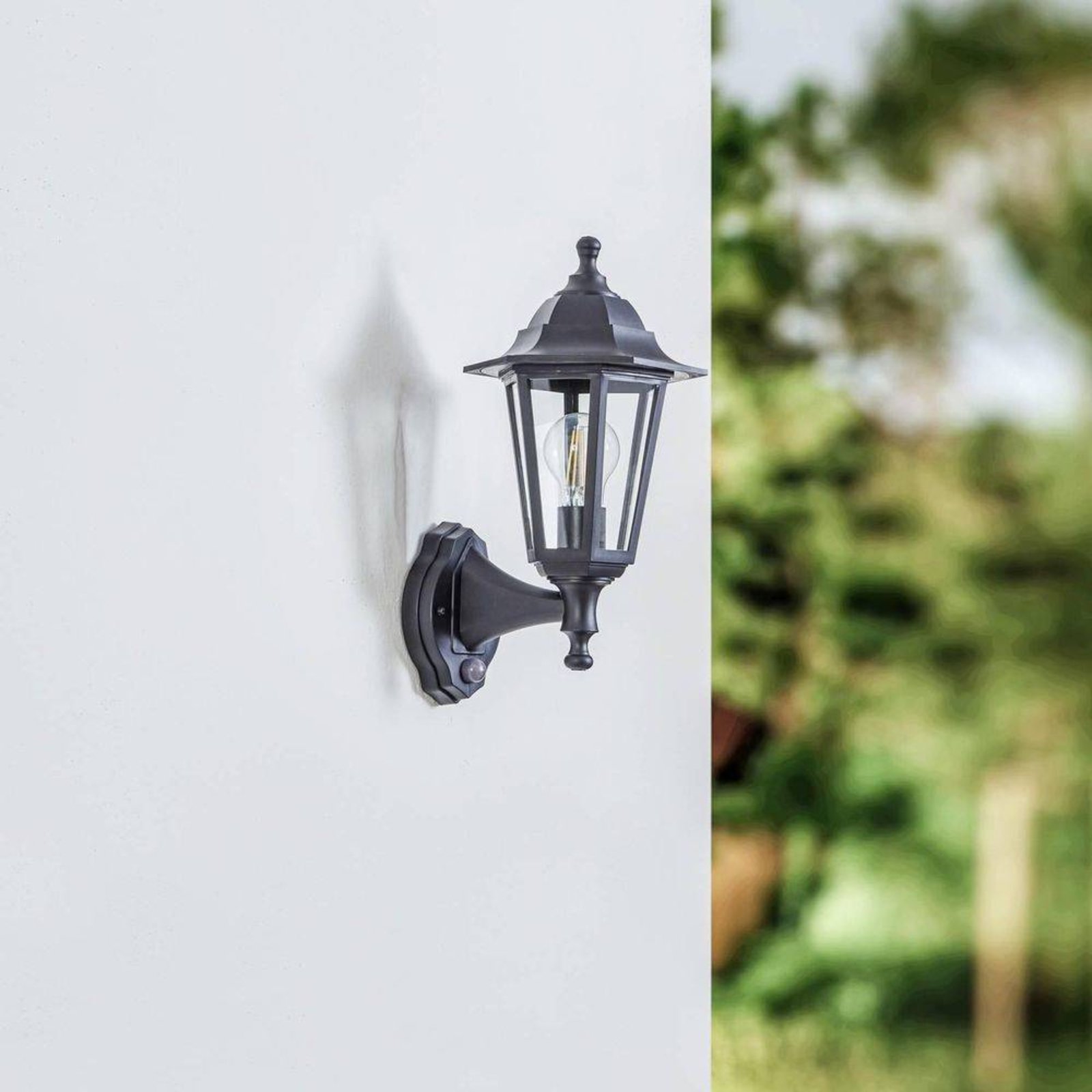 Nane Utomhus Vägglampa w/Sensor Black - Lindby