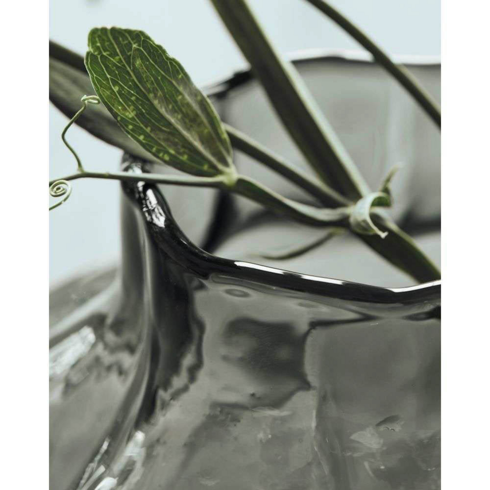 Turn Vase Fumé Gris - House Doctor