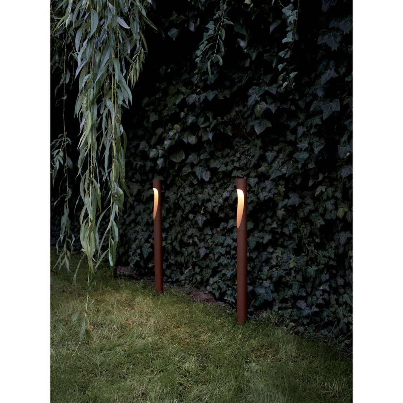 Flindt Garden Lampe de Jardin Long LED 2700K avec Fixateur Corten - Louis Poulse