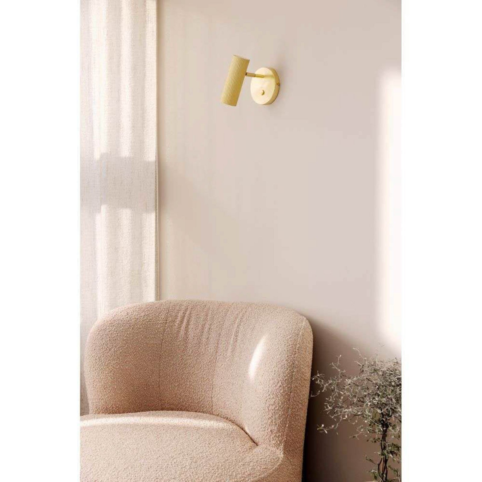 Hubble Zidna lampa Brushed Mesing - Globen Lighting