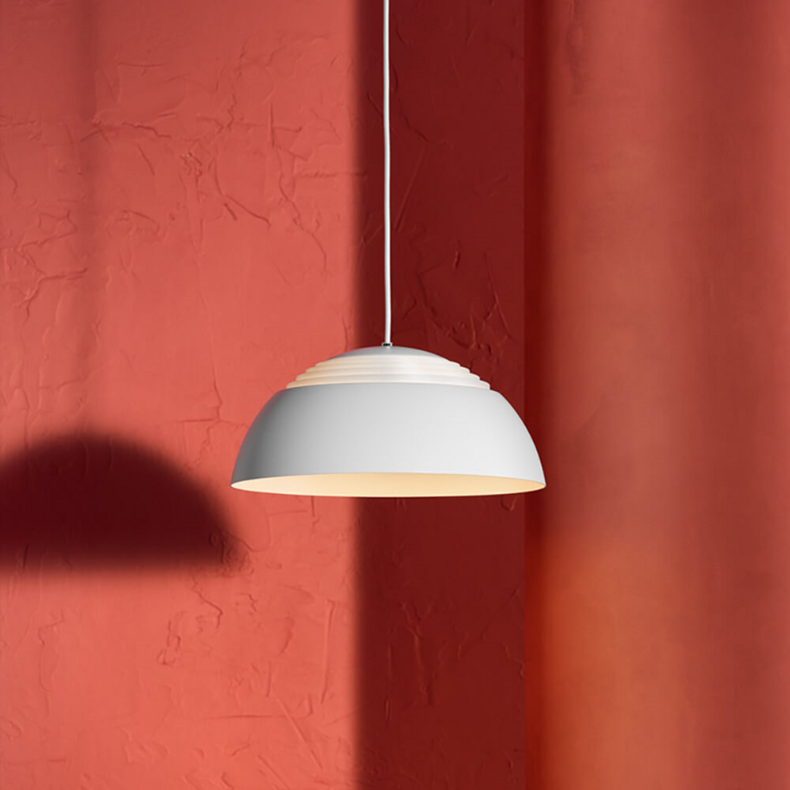 AJ Royal 370 LED Visilica Bijela - Louis Poulsen