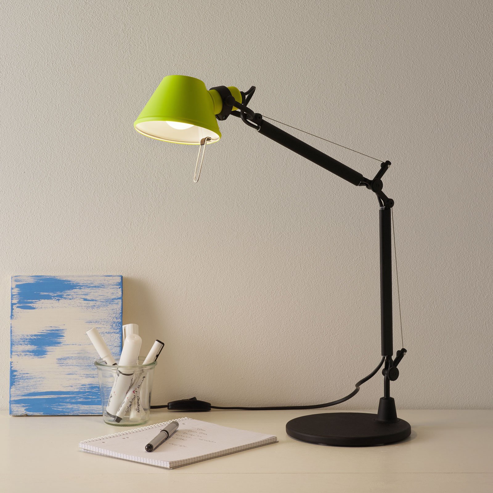 Mesa Bicolor Tolomeo Micro da Artemide preto/amarelo