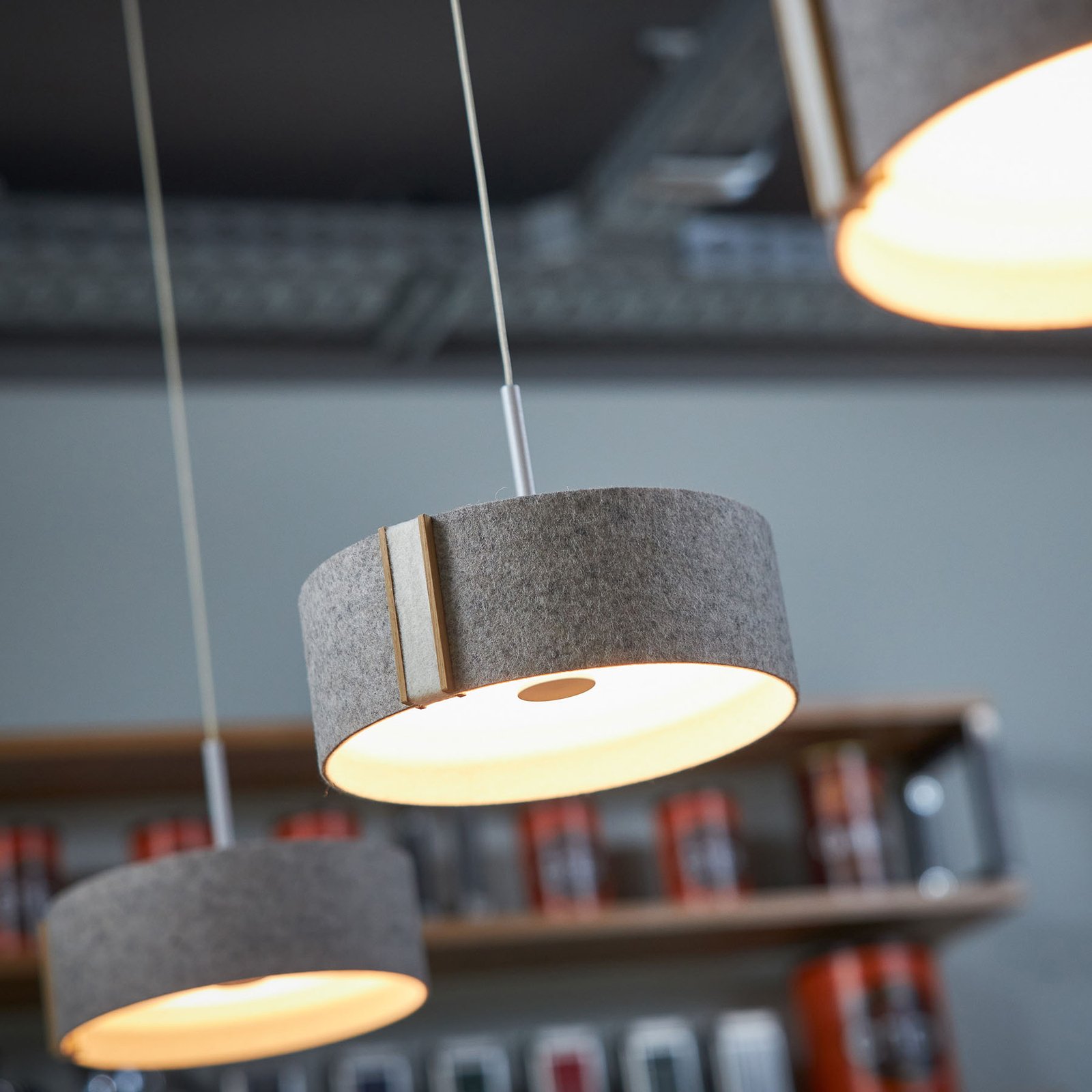 LED-riippuvalaisin LARAfelt S, Ø20cm, harmaa/villa valkoinen