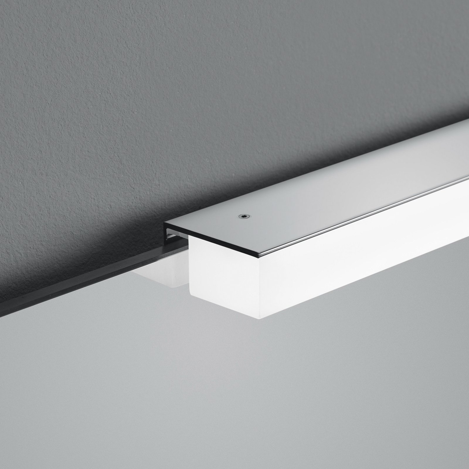 Luce per specchio a LED di Helestra Onta, 60 cm