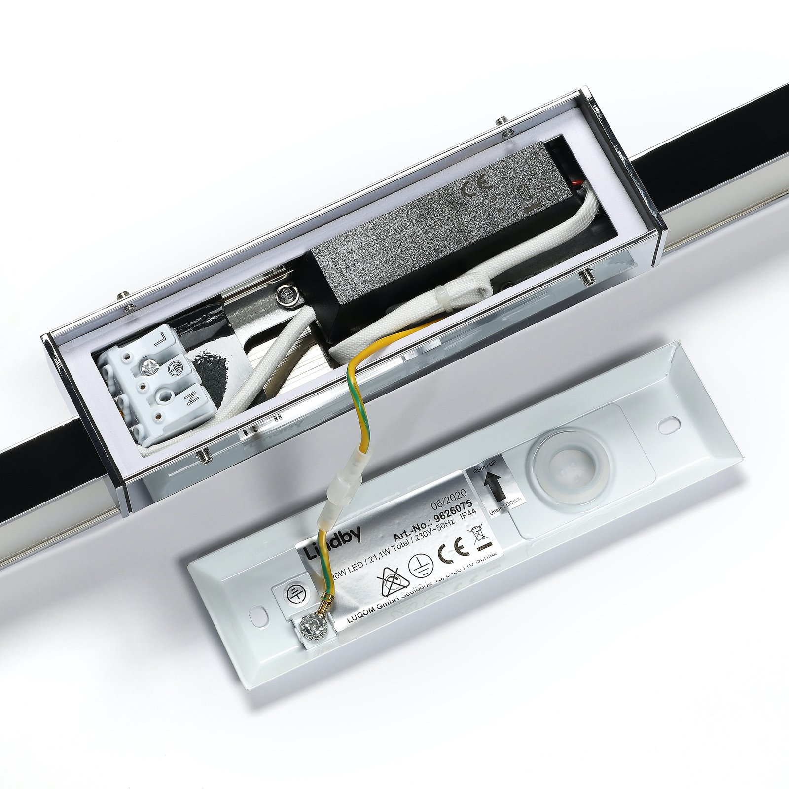 Lindby Luce da specchio per il bagno Alenia a LED, 120 cm, cromo
