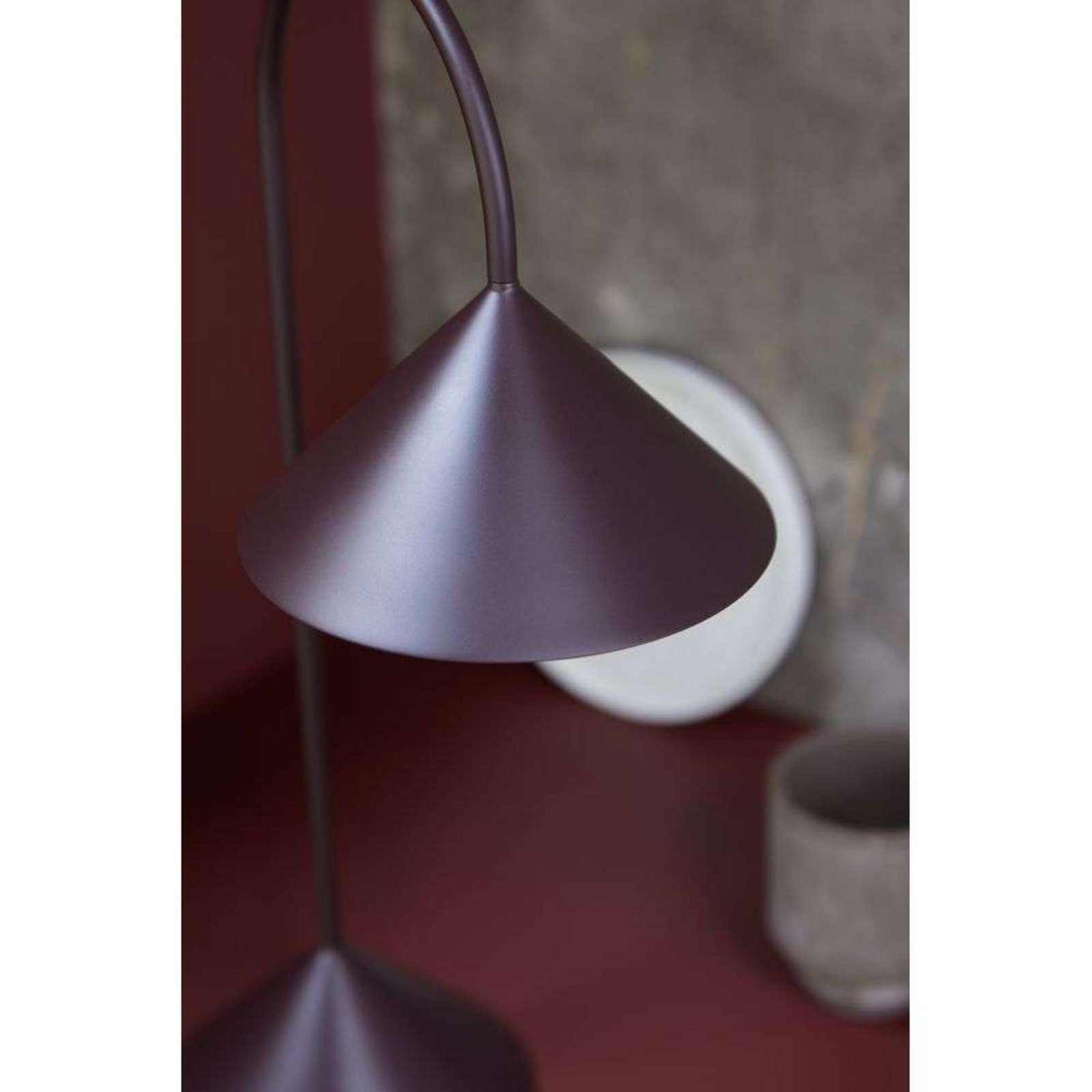 Grasp Portable Table Lamp H47 Matt Beetroot - Frandsen