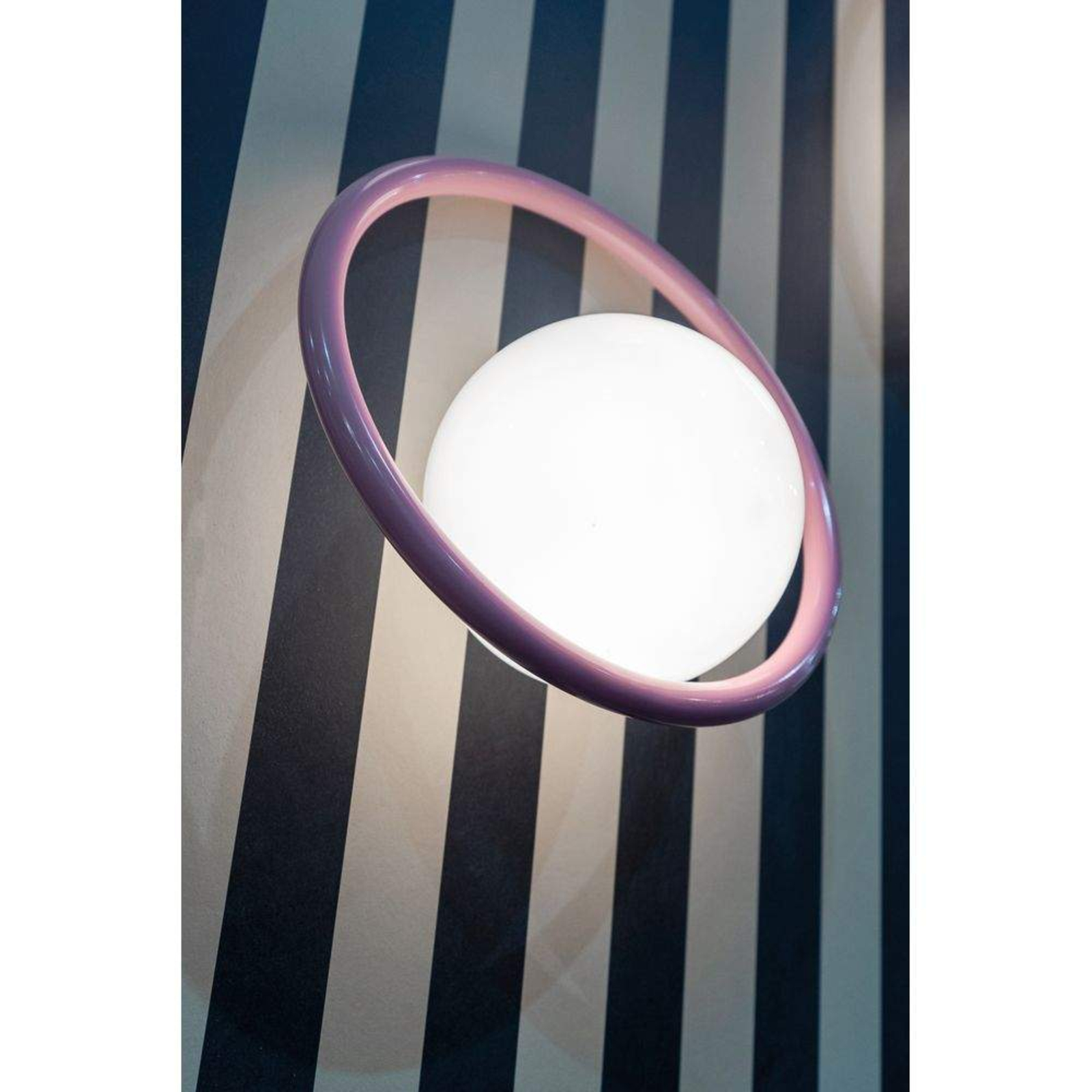 Hula Hoop Vägglampa HW Bubblegum Pink - Swedish Ninja