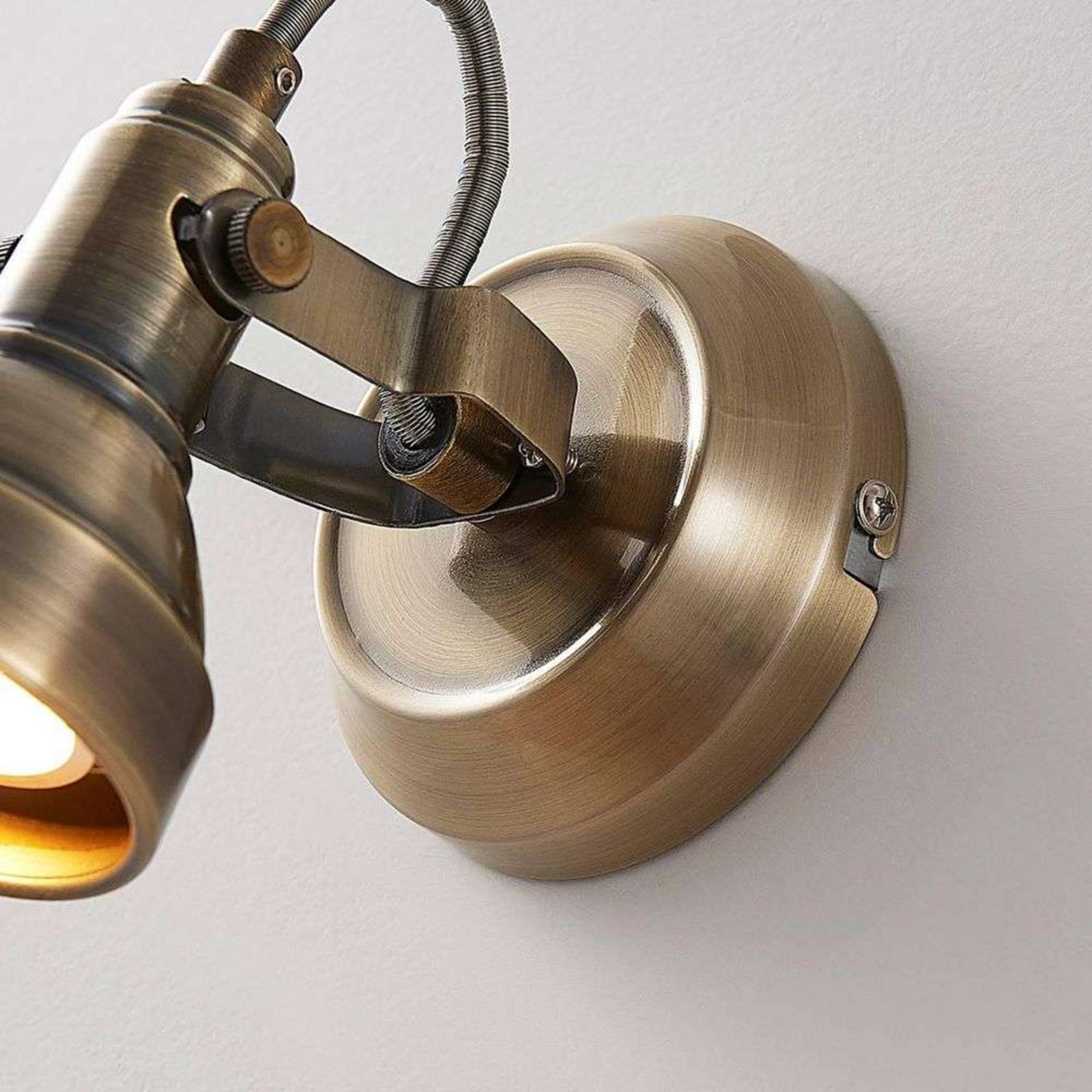 Perseas LED Vägglampa Antique Brass - Lindby