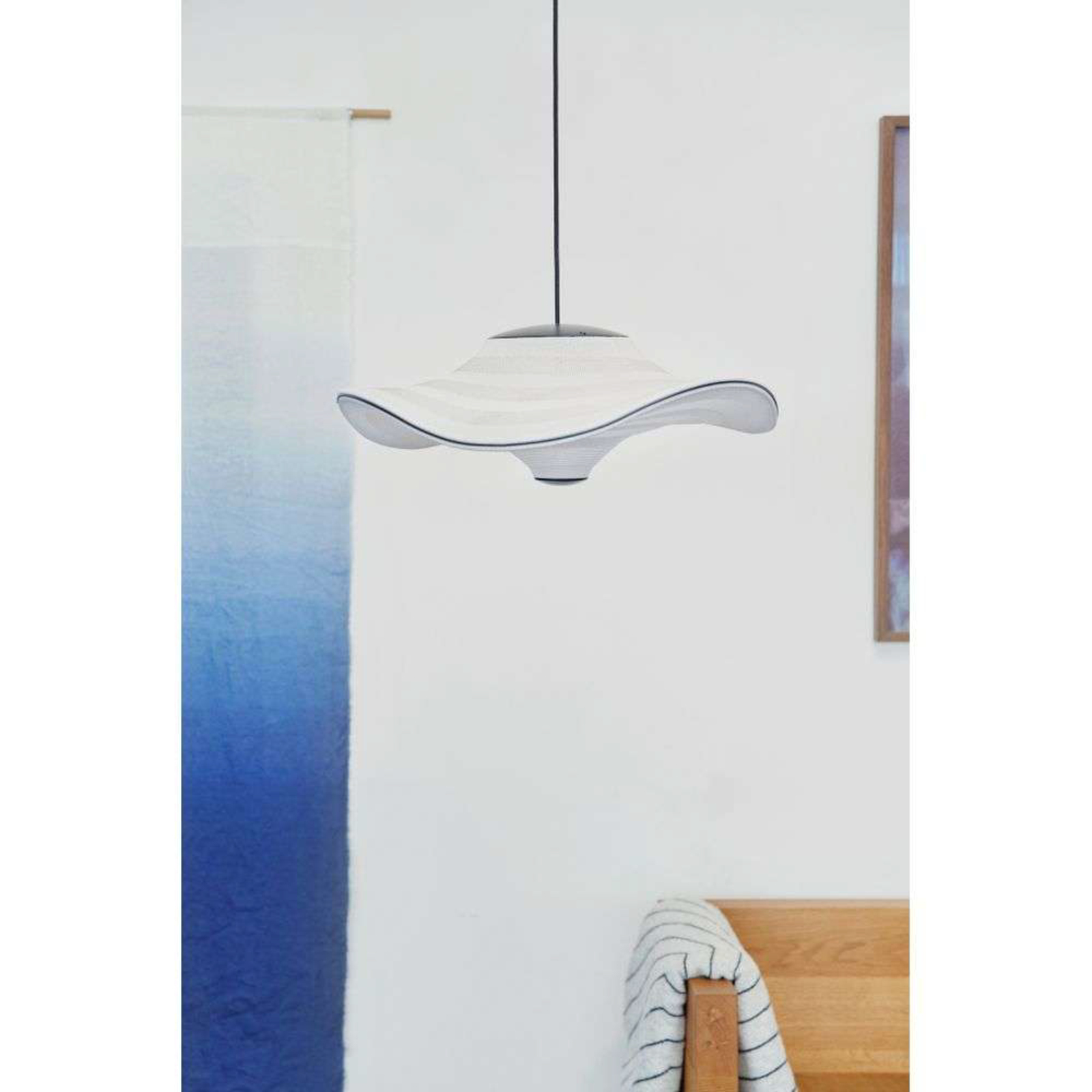 Flying Ø58 LED Riippuvalaisin Ivory White - Made By Hand
