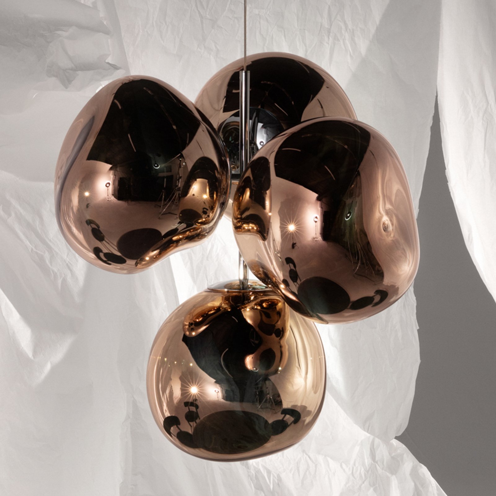 Tom Dixon LED šviestuvas „Melt Chandelier“, vario spalvos