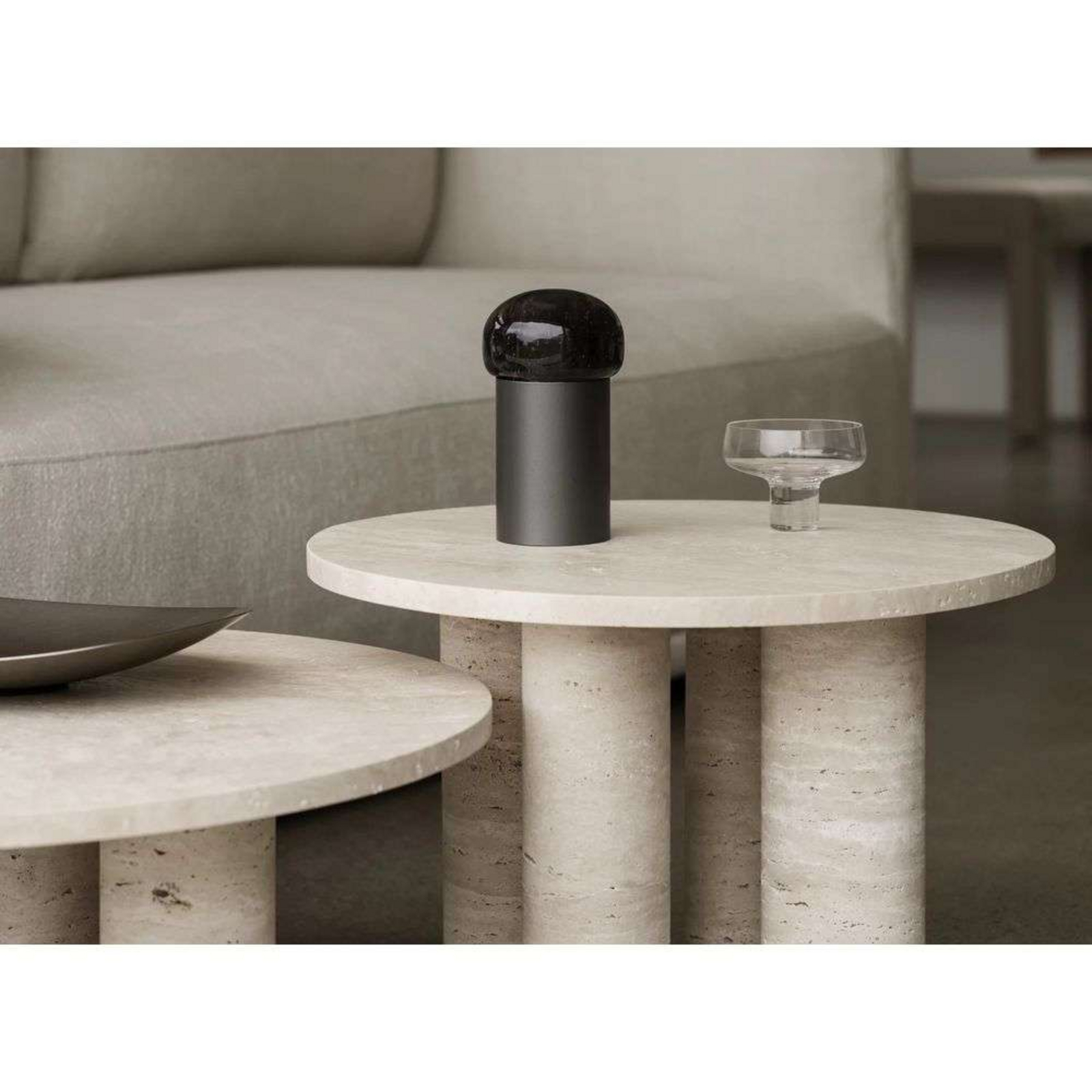 Iris Mobile LED Stolová Lampa Gun Metal - Blomus