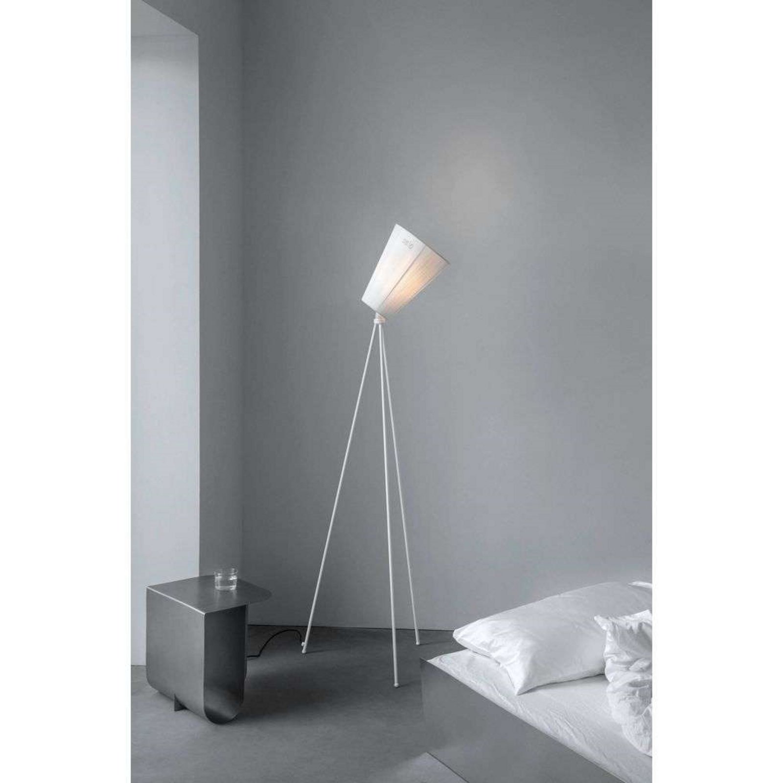 Oslo Wood Lampadaire Blanc/Olive - Northern