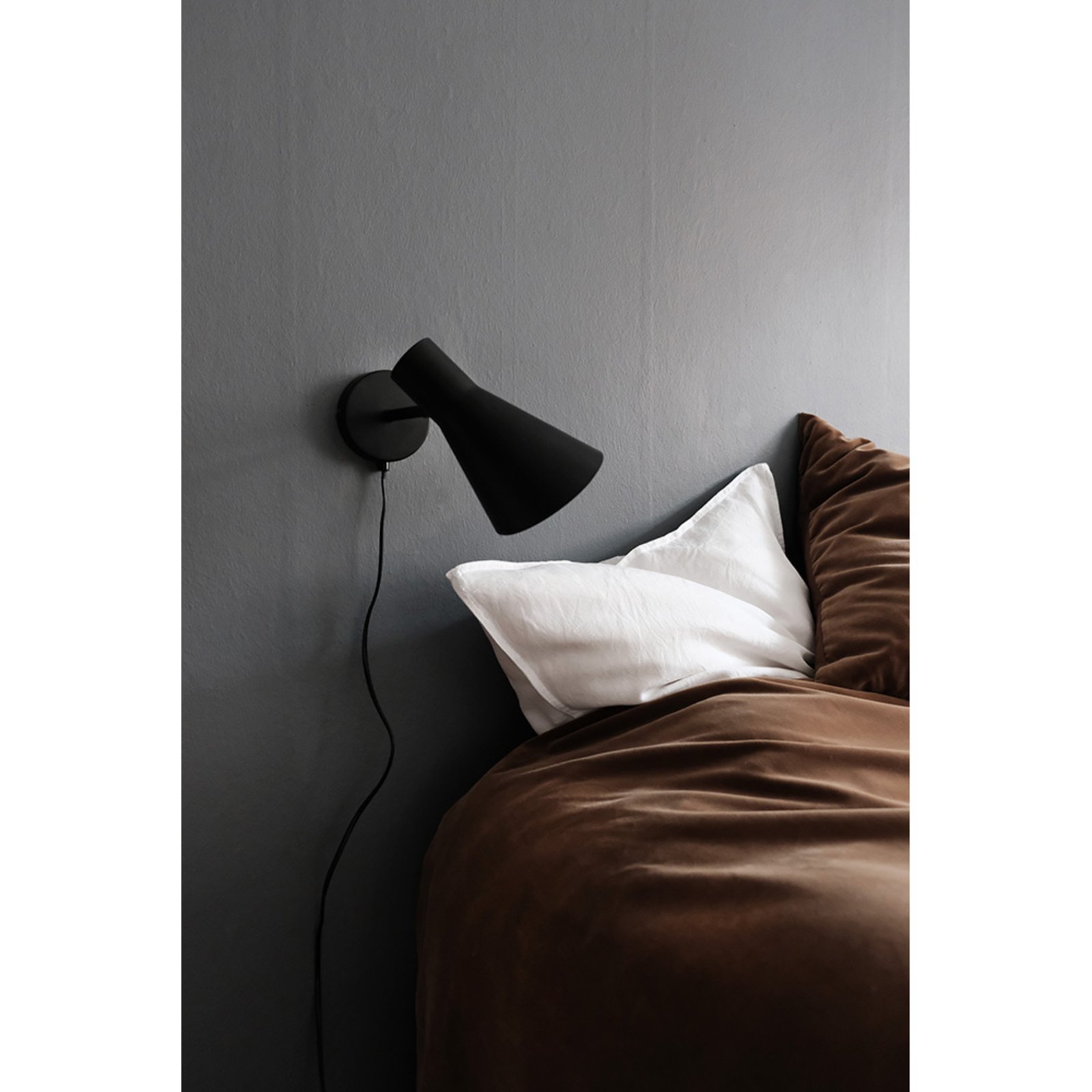 DL12 Vegglampe Black - DybergLarsen