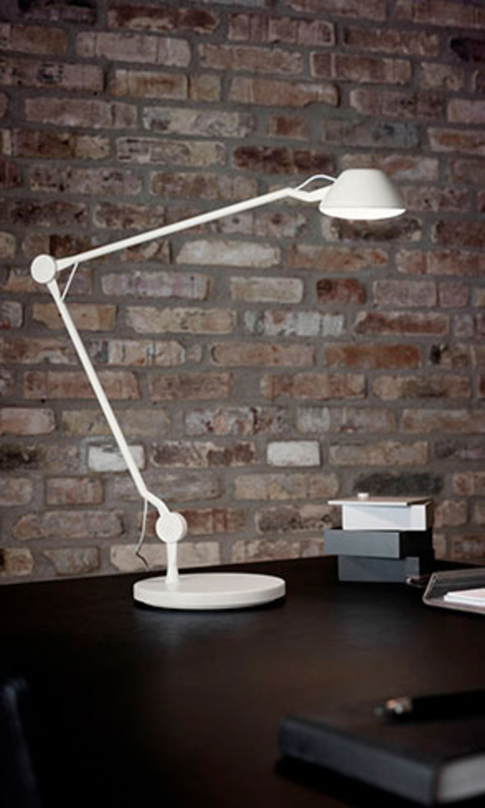AQ01 Candeeiro de Mesa Matte White - Fritz Hansen