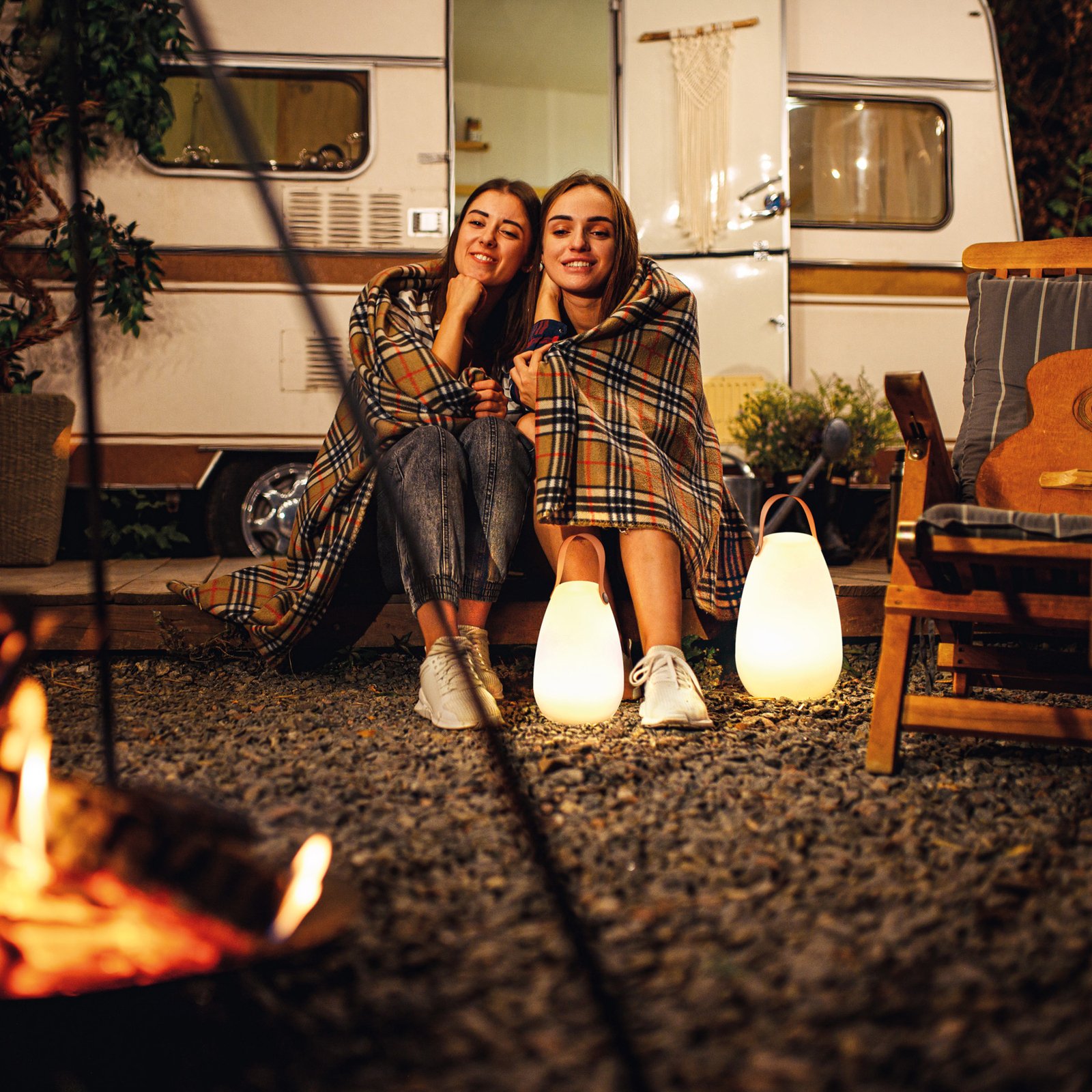 Ruby LED table lamp with RGB colour change, Ø 14 cm