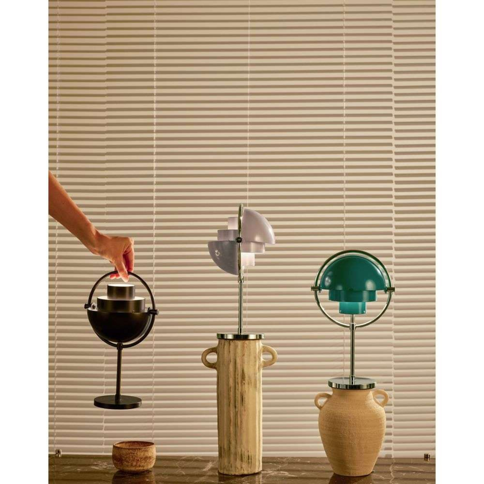 Multi-Lite Portable Stolní Lampa Mosaz/Pastel Gray - GUBI
