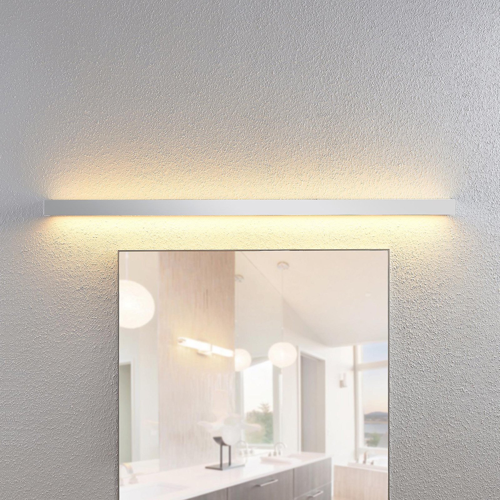 Lindby LED-væglampe til badeværelset Layan, 120 cm, krom, metal