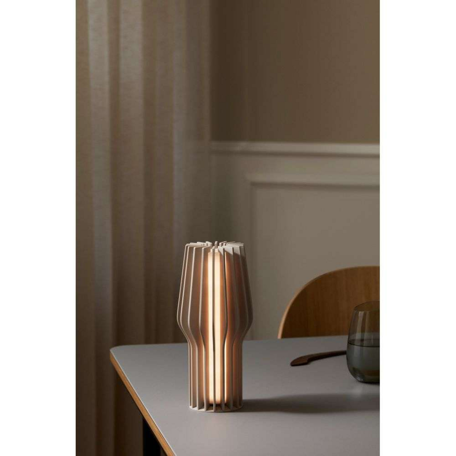 Radiant Portable Tischleuchte H25 Pearl Beige - Eva Solo