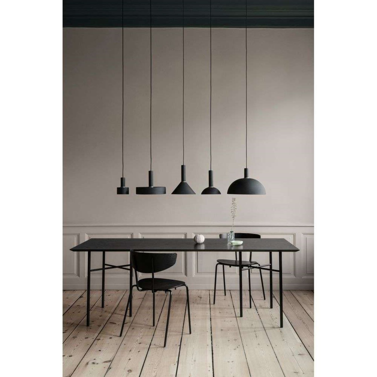 Collect Riippuvalaisin Disc High Black - Ferm Living
