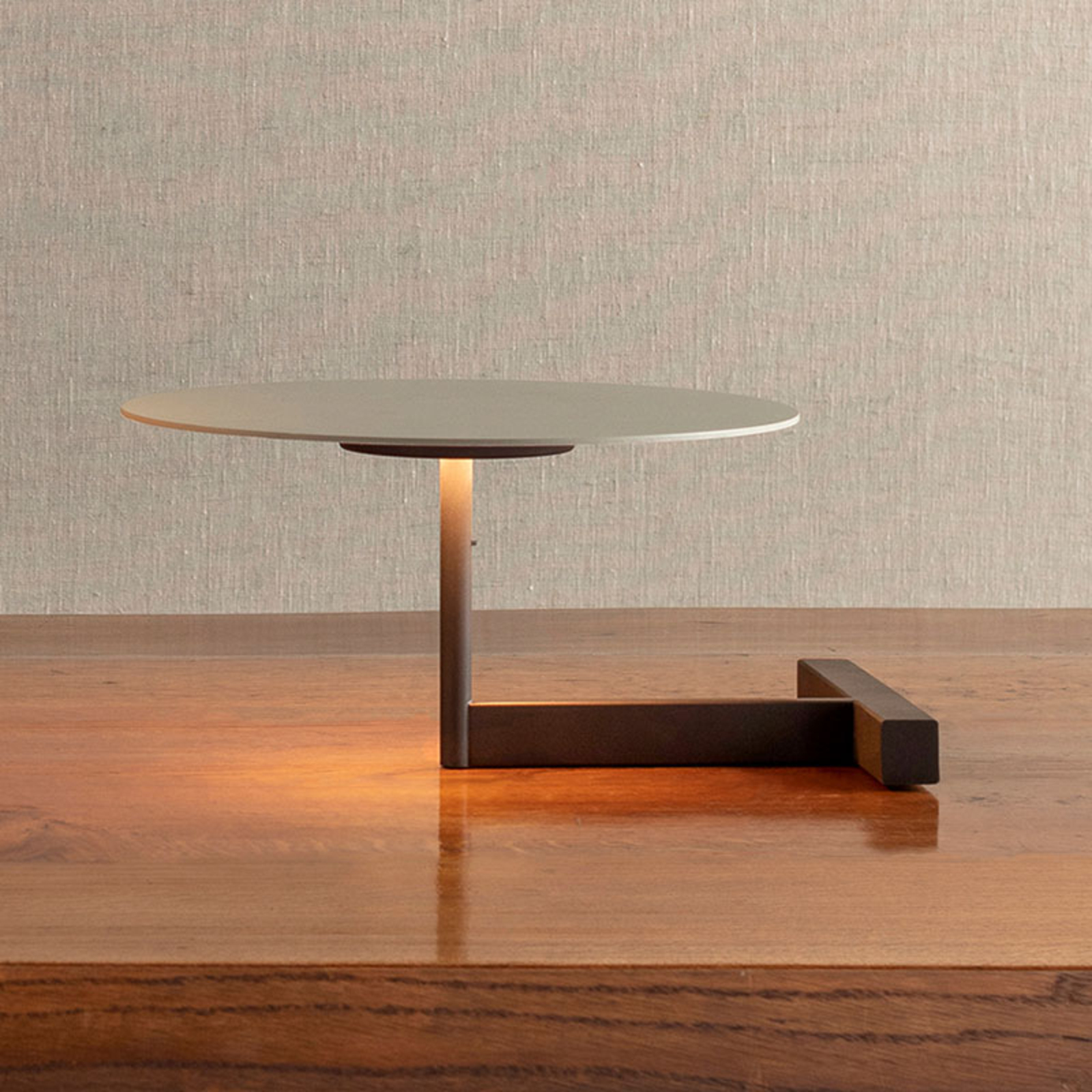 Vibia plakana LED galda lampa augstums 16 cm, pelēka L1