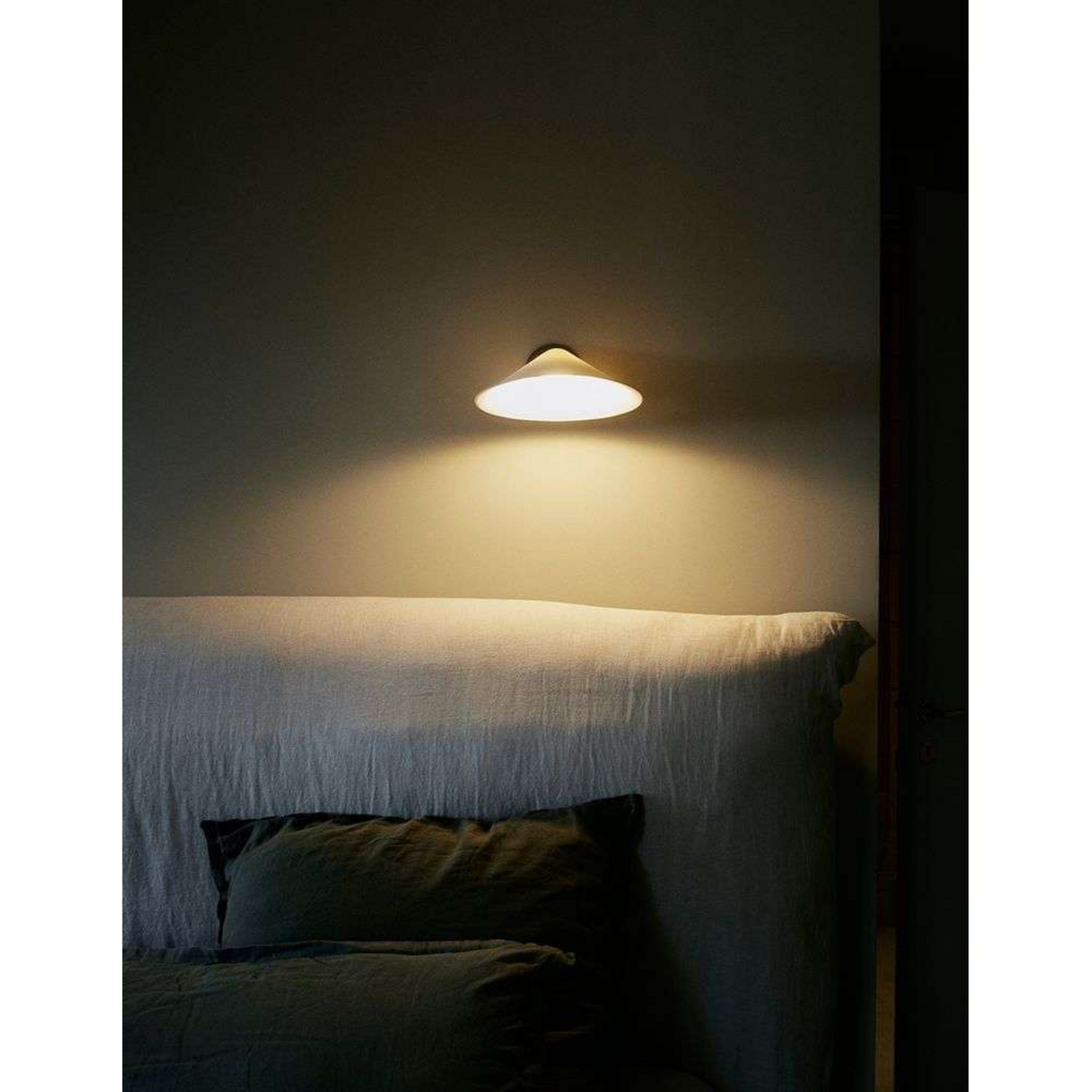 Plume Wandleuchte Schwarz/Porcelain - DCW