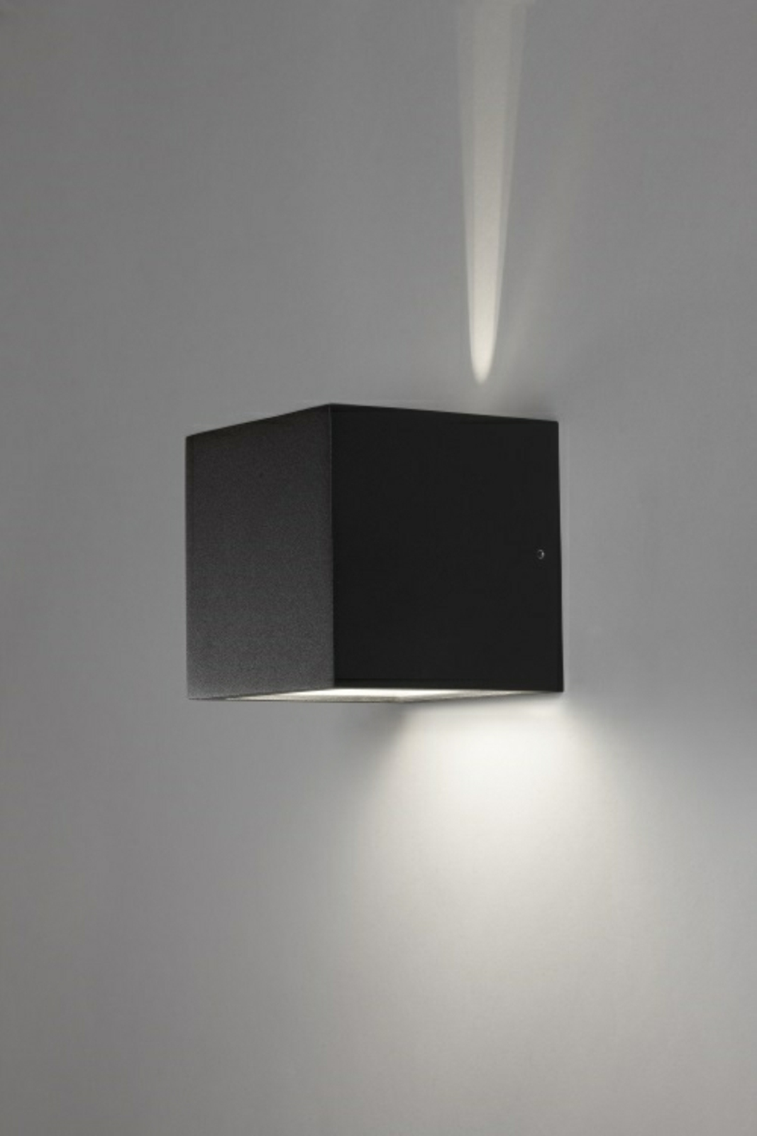 Cube LED Utendørs Vegglampe XL 3000K Up/Down Svart - LIGHT-POINT
