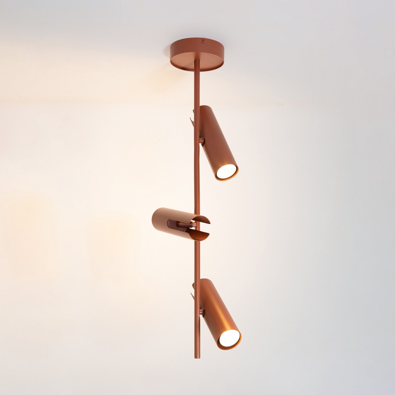 Spot de teto Leda 3, vermelho tijolo, 3 lâmpadas, aço, altura 76 cm