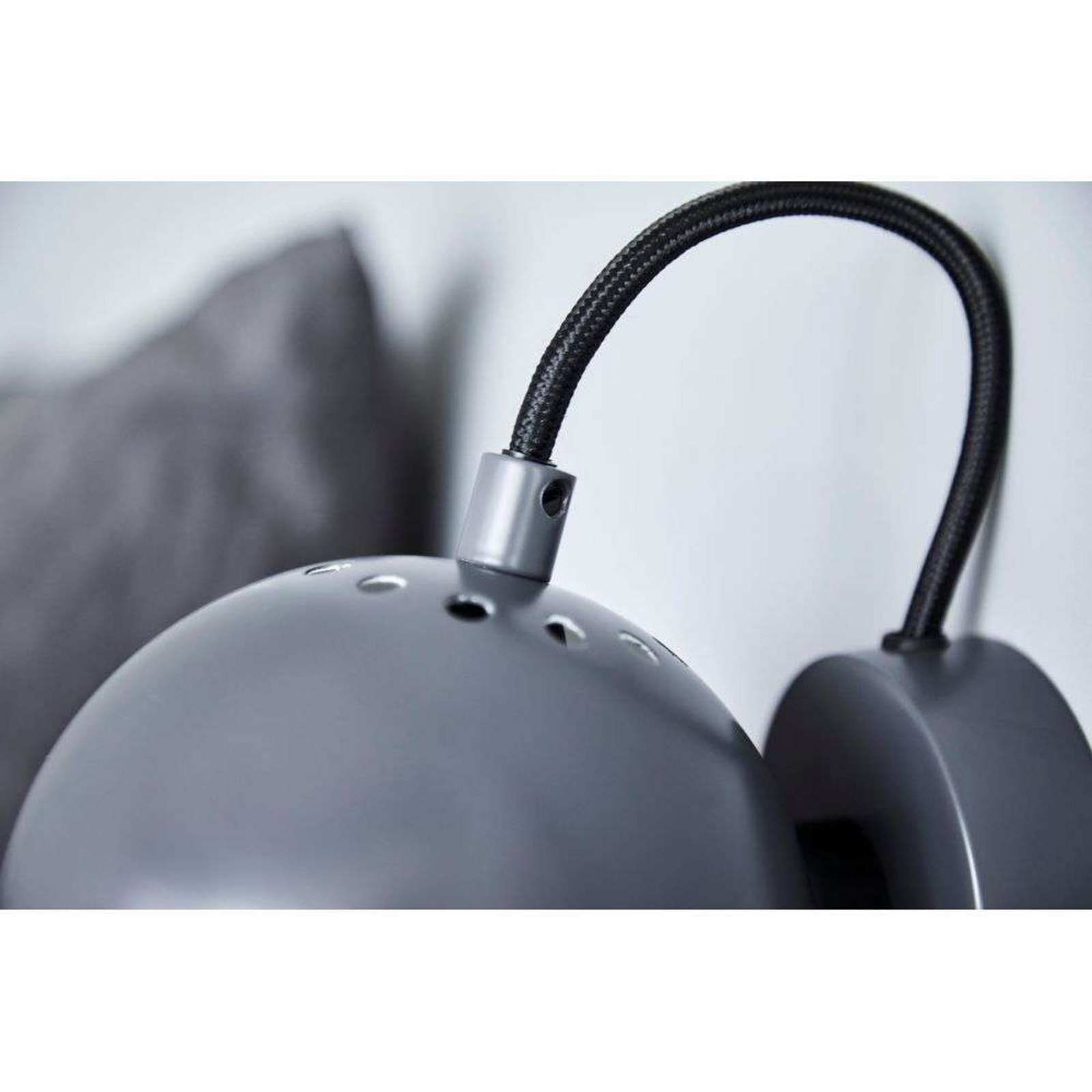 Ball Wandlamp Matt Dark Grey - Frandsen